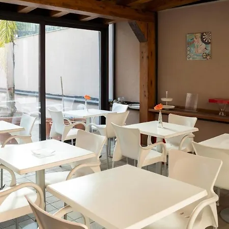 Amici Dell'etna 住宿加早餐酒店 阿茨特雷扎